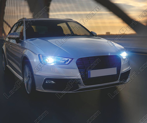 Illuminated car headlights equipped with Osram Xenarc Cool Blue Intense D4S Xenon bulbs 6000K - 66440CBI