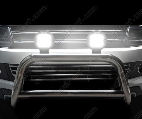 Close-up of the Osram LEDriving® ROUND MX180-CB additional LED spotlight 6000K light