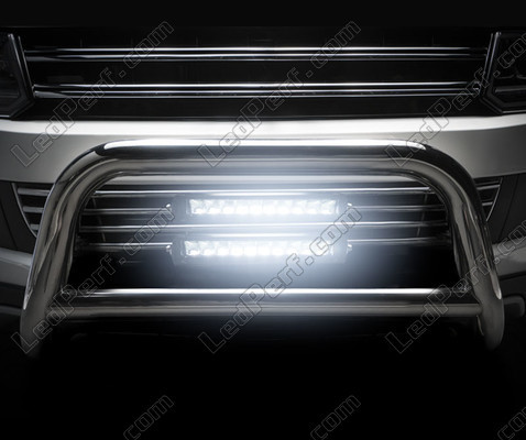 Close-up of the Osram LEDriving® LIGHTBAR FX250-SP LED bar when illuminated