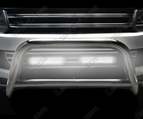 Close-up of the Osram LEDriving® LIGHTBAR MX250-CB LED bar 6000K light